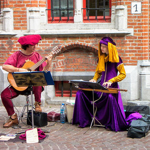 Street performers in Estonia