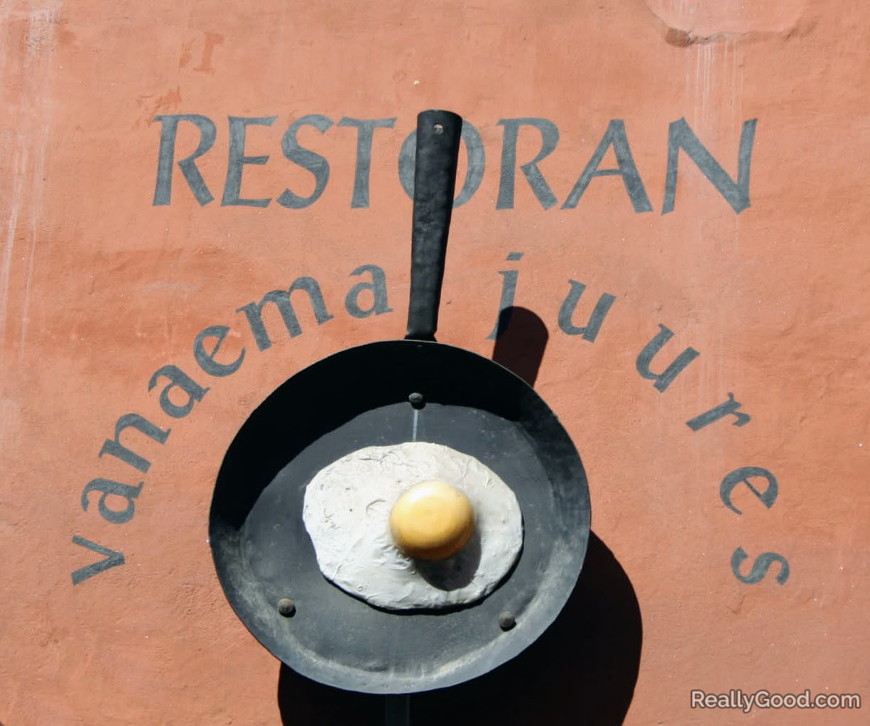 Restoran Vanaema Juures in Estonia