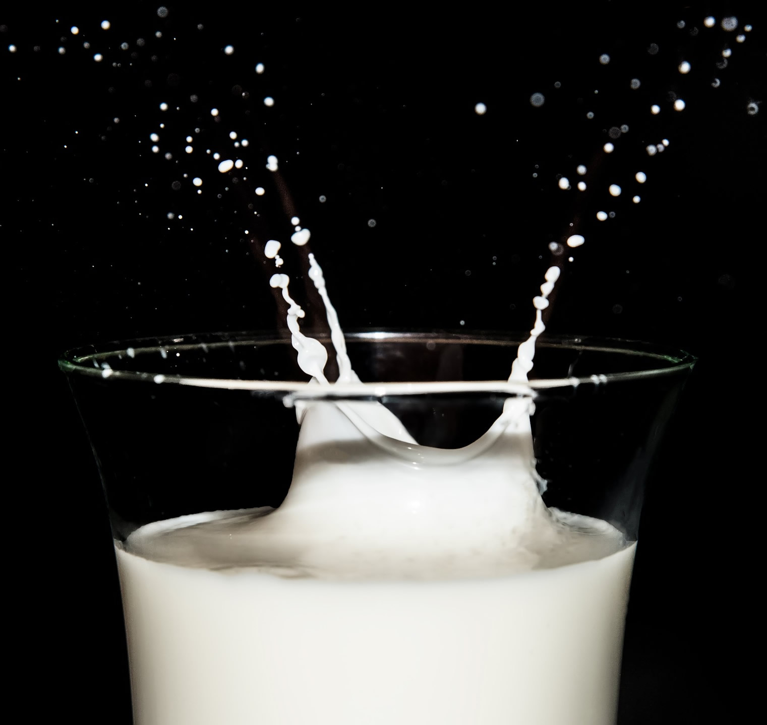 Milk: Best drink to reduce burn from chili peppers ...